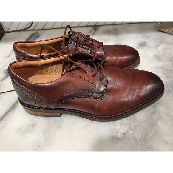 CLARKS 15103 MEN'S TAN LEATHER CAP TOE LACE UP OXFORDS SIZE 9M - Picture 1 of 11